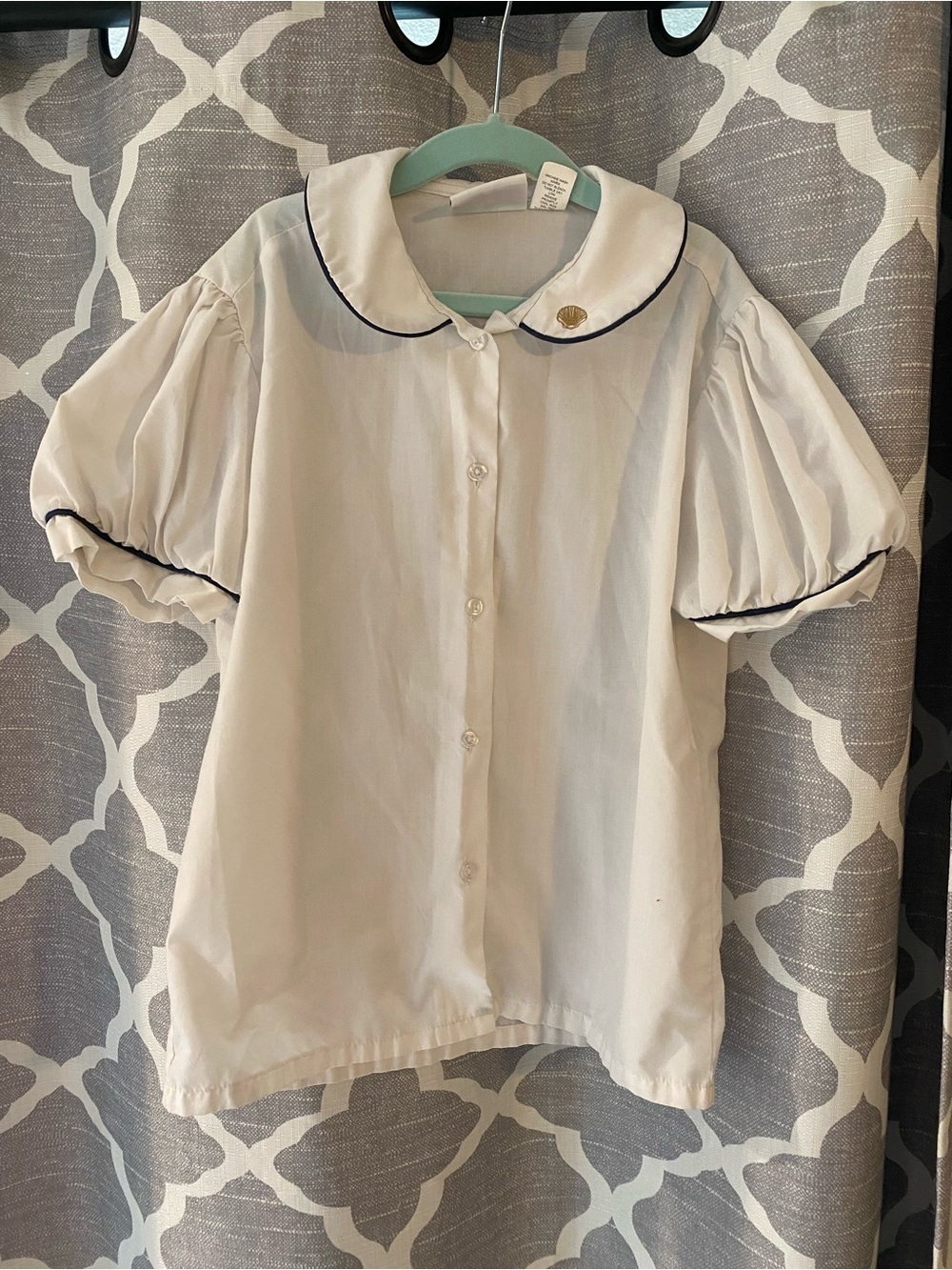 Girls White Peter Pan Collar Puff Sleeve Shirt with Navy Trim, size 7